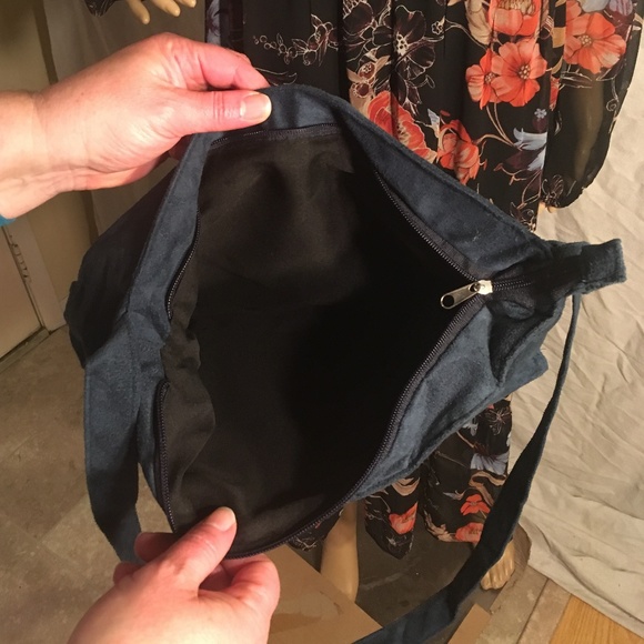 NIB Teal suede leather crossbody multi-pocket bag - Picture 4 of 7